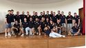 Símbolo estampado nas camisolas: participantes da Liga Record em convívio de fim de época