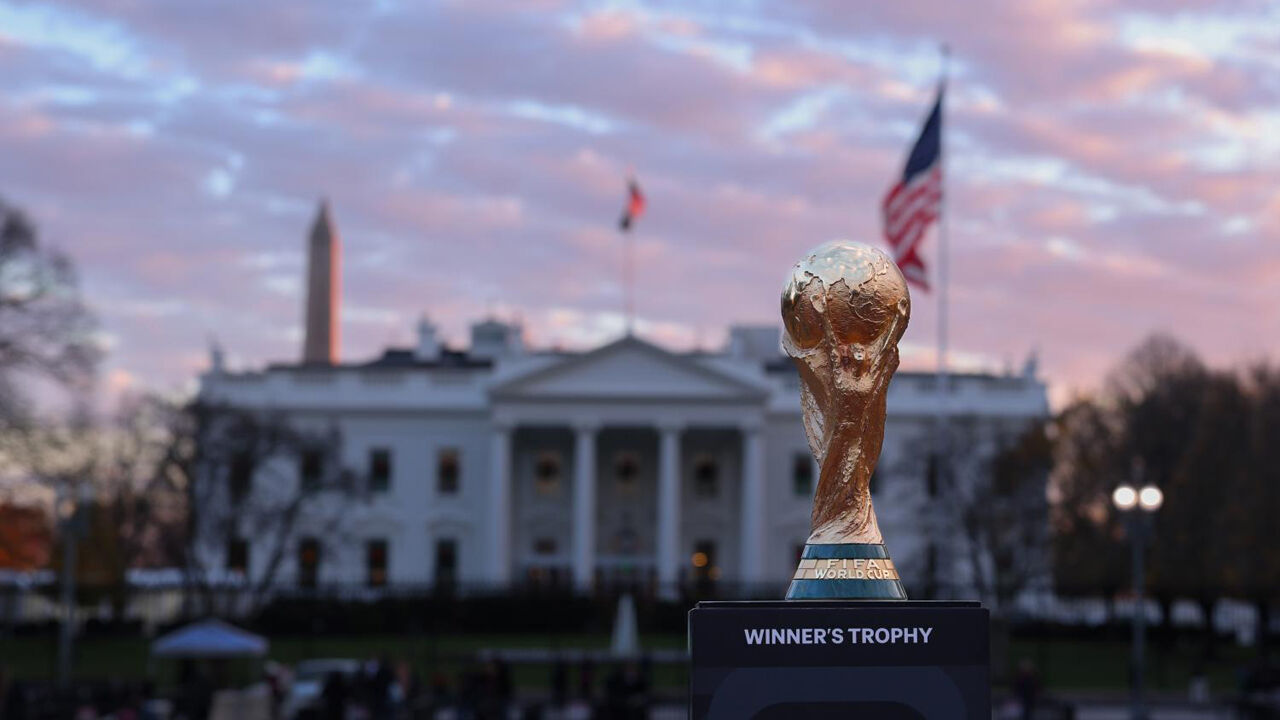 FIFA em alerta: burlas com produtos e bilhetes falsos multiplicam-se a duas semanas do Mundial