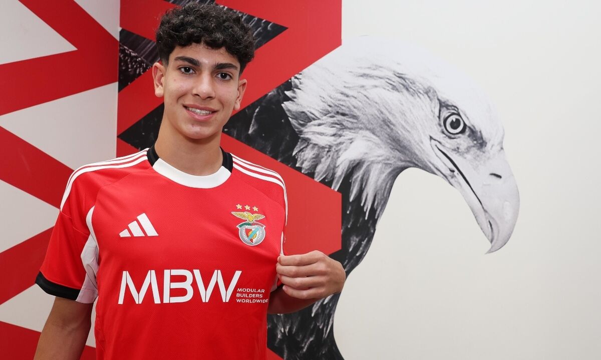 Luca Moraes, filho de Artur Moraes, assina contrato com o Benfica
