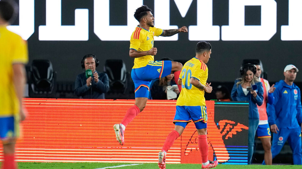 Suárez marca em jogo contra a Costa Rica antes do Mundial