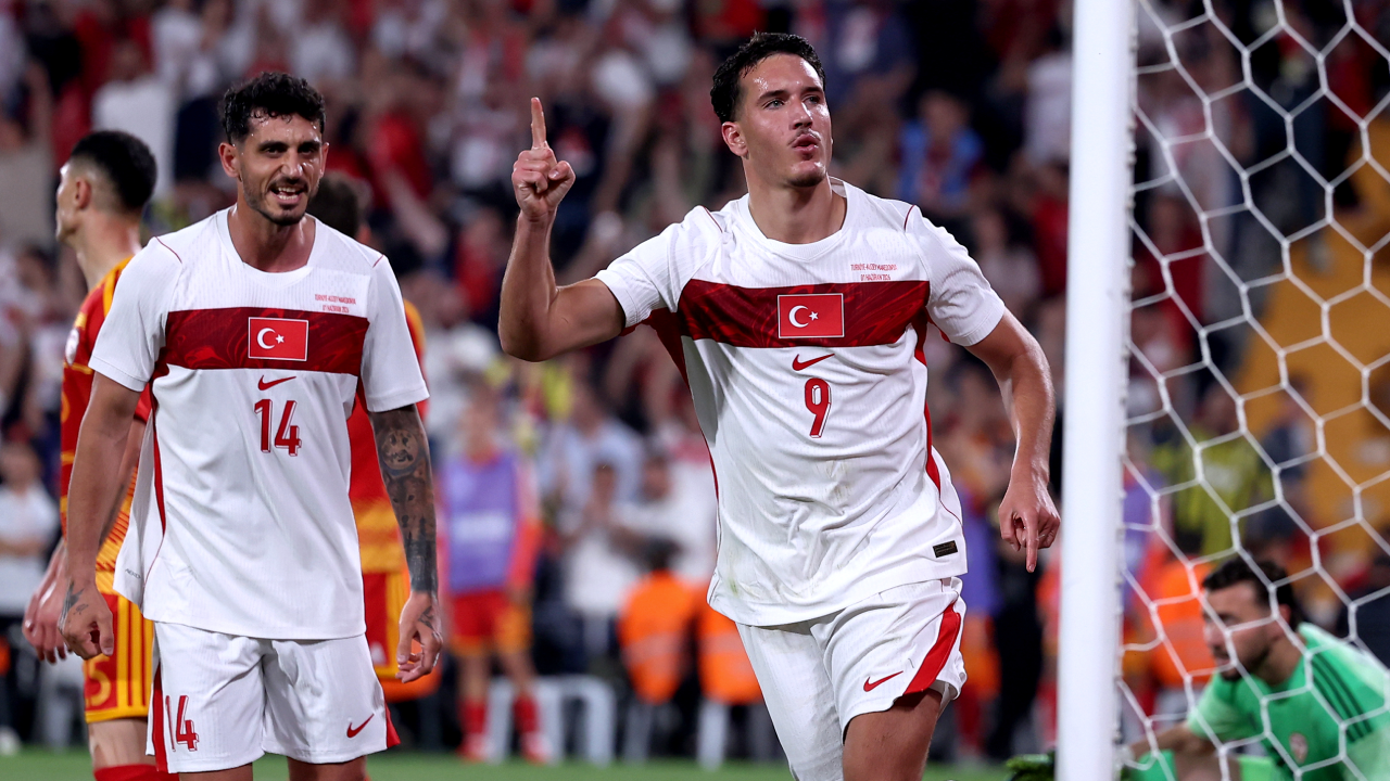 Deniz Gül está na lista final da Turquia para o Mundial'2026