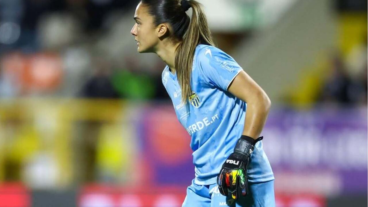 Carol Alves junta-se ao Sporting CP para reforçar a baliza