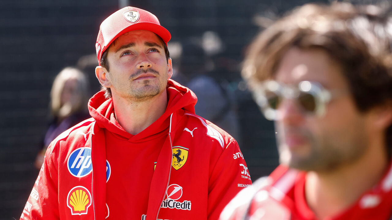 Charles Leclerc renova com a Ferrari