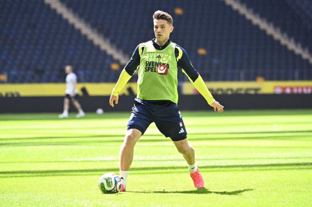 Gyökeres no treino da seleção sueca esta quarta-feira