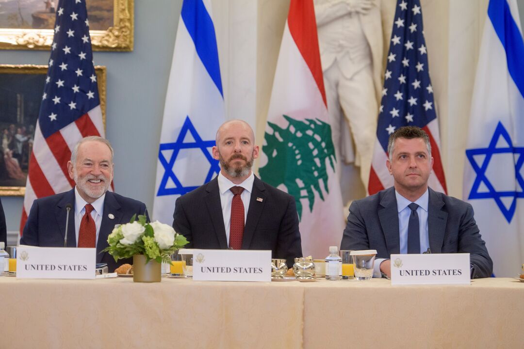 Israel e Líbano concordam em implementar cessar-fogo