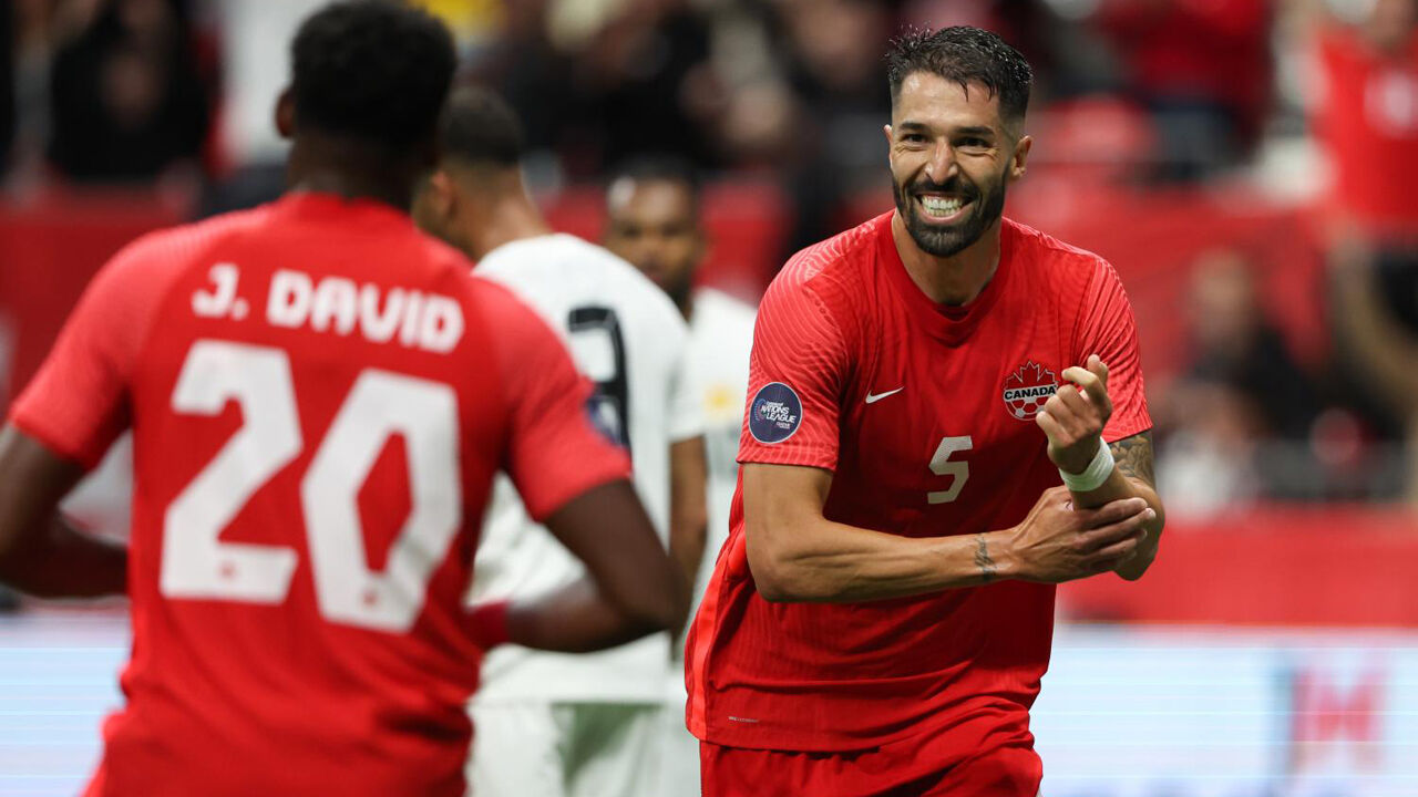 Steven Vitória foi internacional pelo Canadá em 46 ocasiões