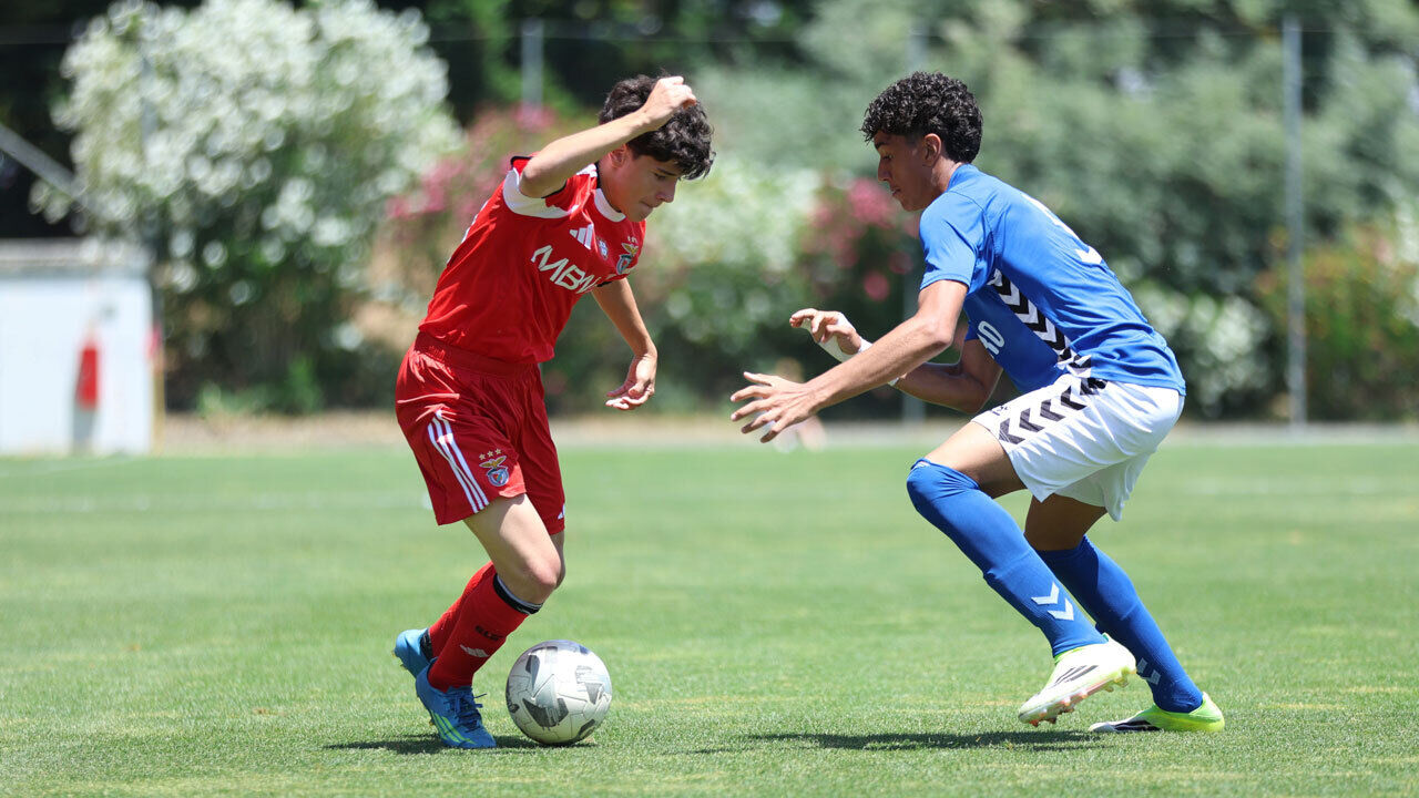 Benfica empata com Belenenses em jogo de iniciados