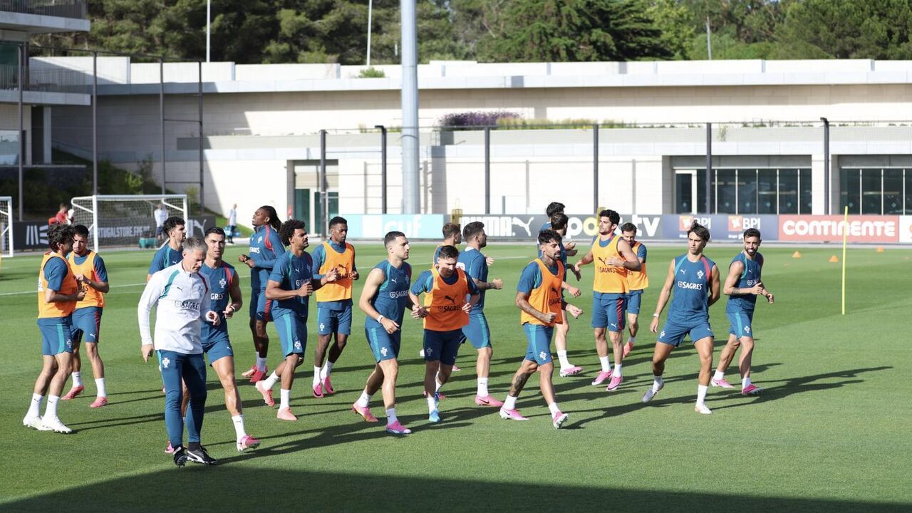 Seleção Nacional a treinar na Cidade do Futebol