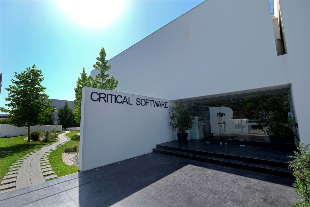 A Critical Software tinha ido às compras no início do ano