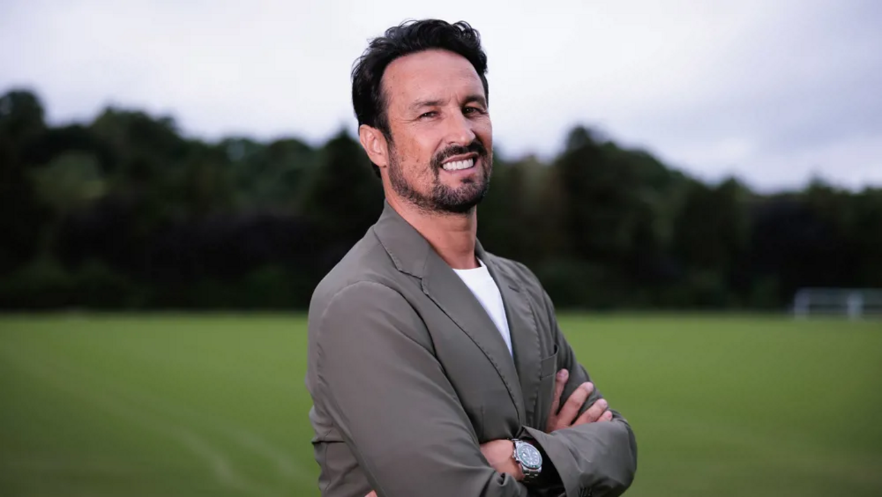 César Peixoto apresentado no Wolves