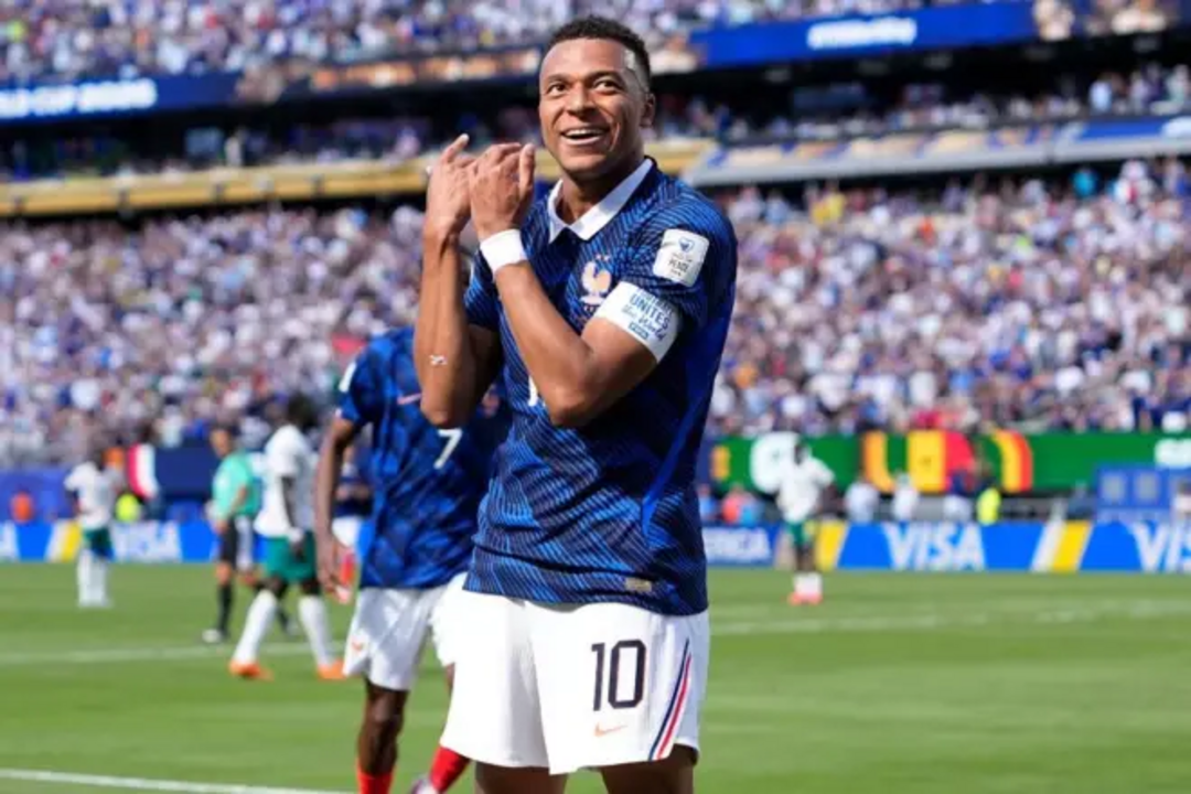 Kylian Mbappé ao serviço de França