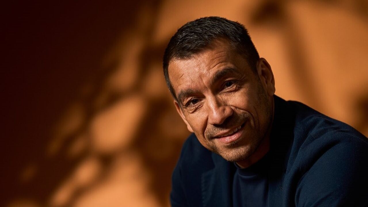 Van Bronckhorst assume o comando do Feyenoord