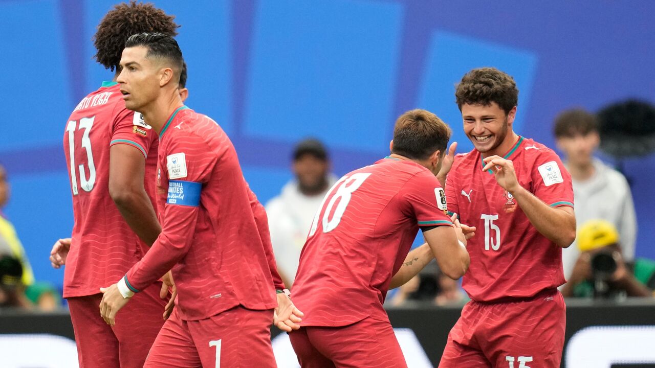 João Neves celebra golo contra a RD Congo
