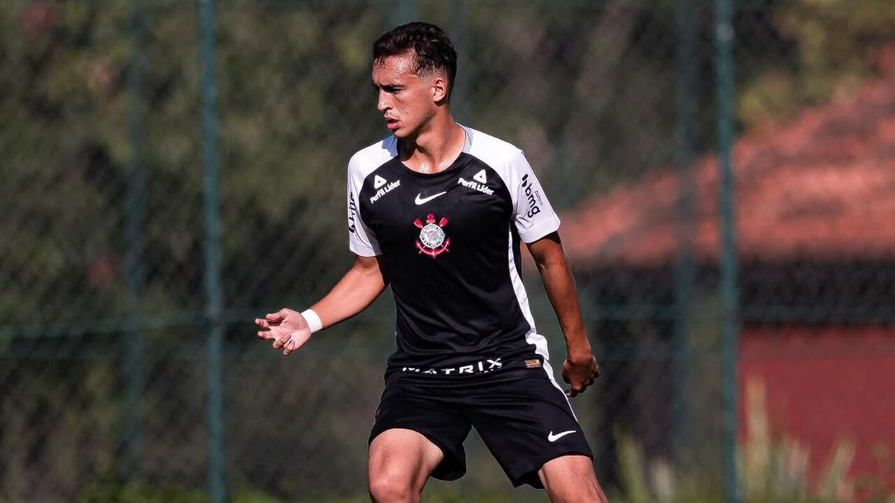 Lorenzo Corrêa associado ao Rio Ave