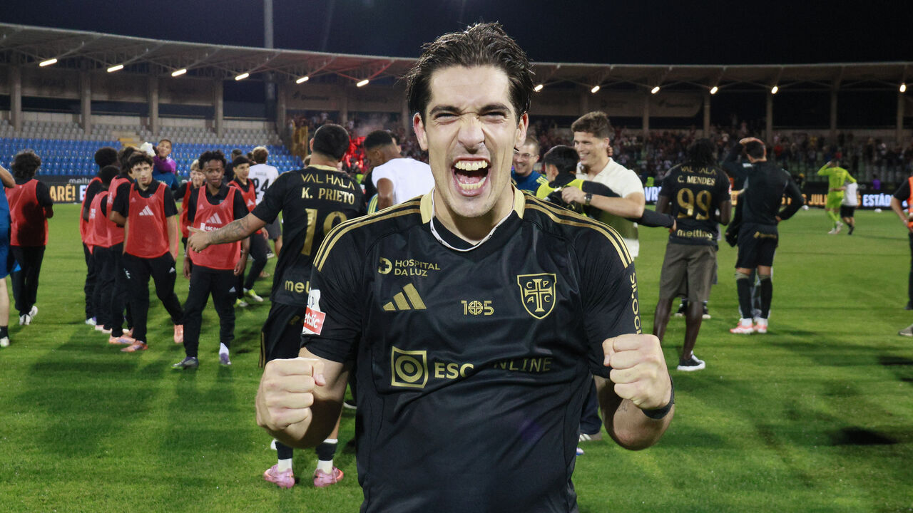 Larrazabal festeja permanência do Casa Pia na 1.ª Liga na segunda mão do playoff contra o Torreense