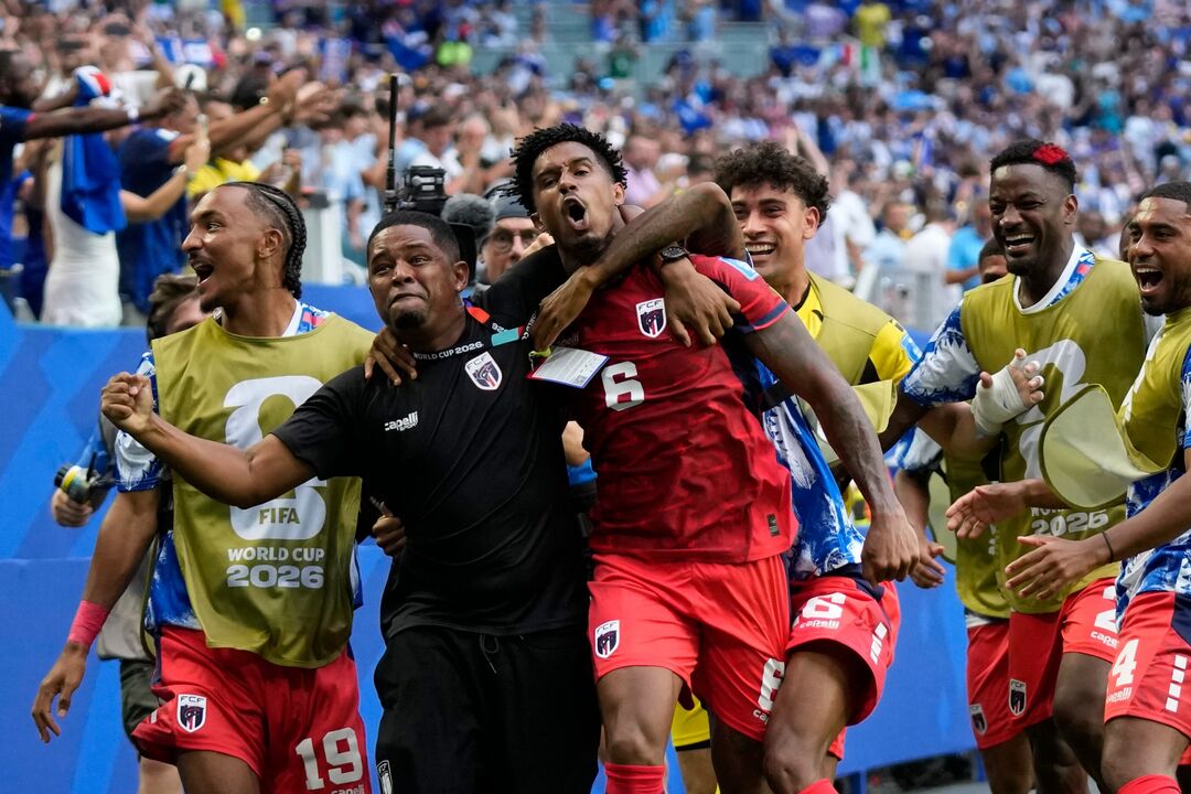  Kevin Pina a celebrar golo marcado ao Uruguai