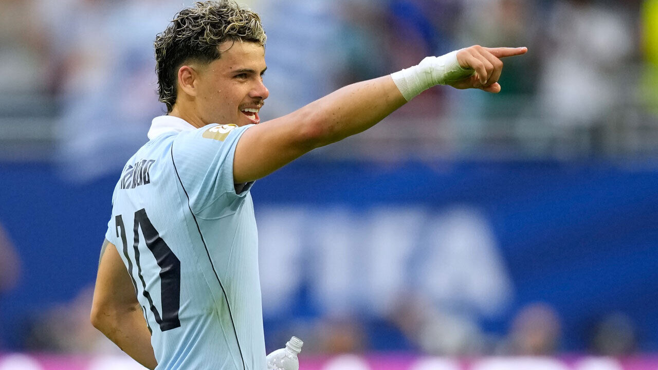 Maxi Araújo festeja golo marcado ao Uruguai