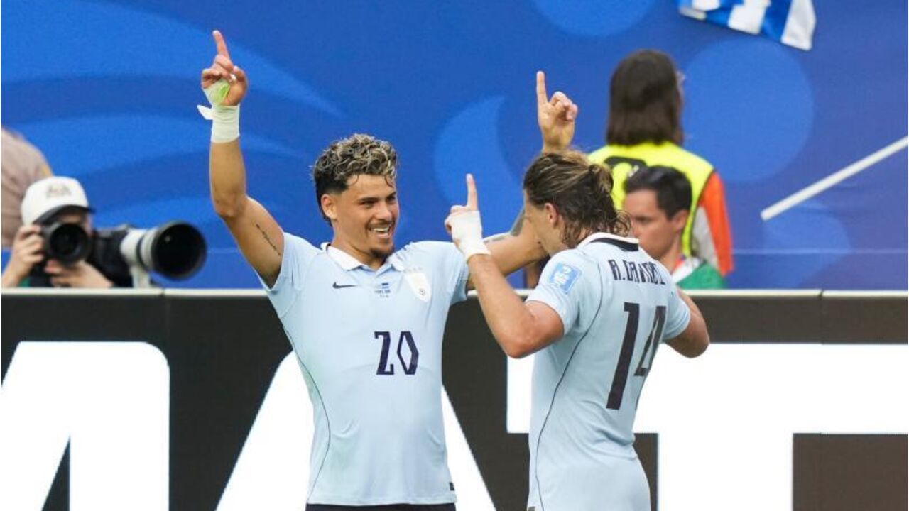 Maxi Araújo festeja