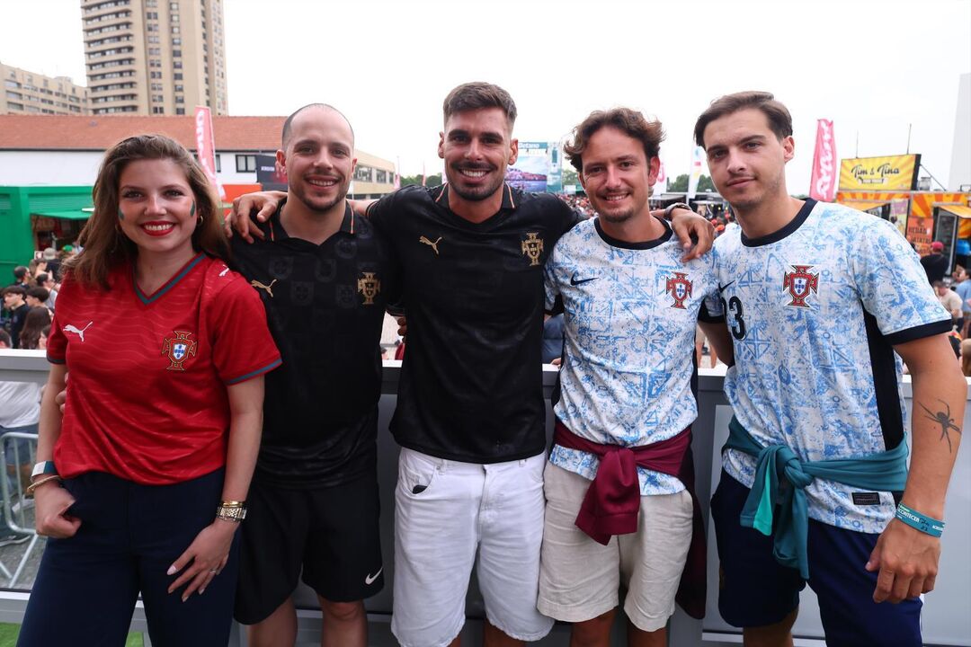 Cláudio Braga com os amigos na Fan Zone em Gaia