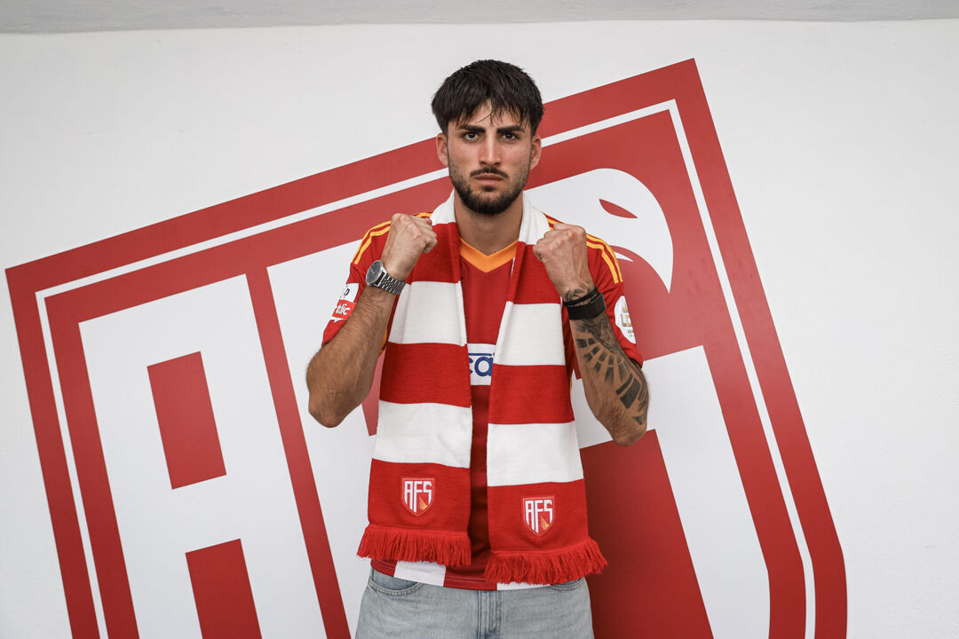 Fernando Almeida é reforço do AVS SAD