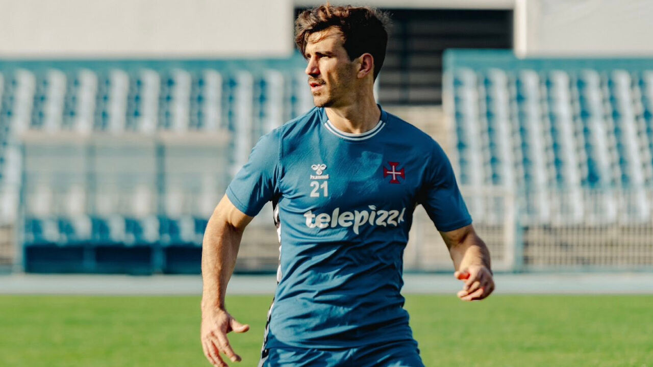 Tiago Morgado vai para a 3.ª temporada no Restelo