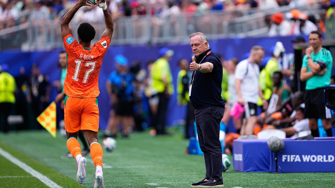 Dick Advocaat guiou Curaçau a presença histórica