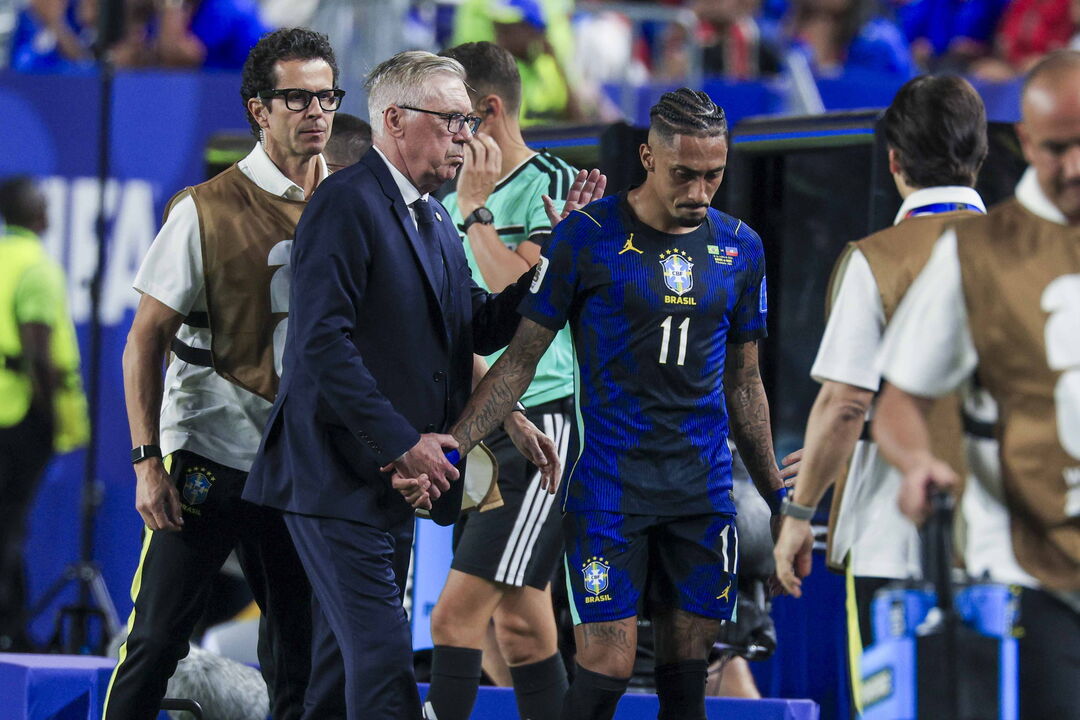Raphinha com Carlo Ancelotti