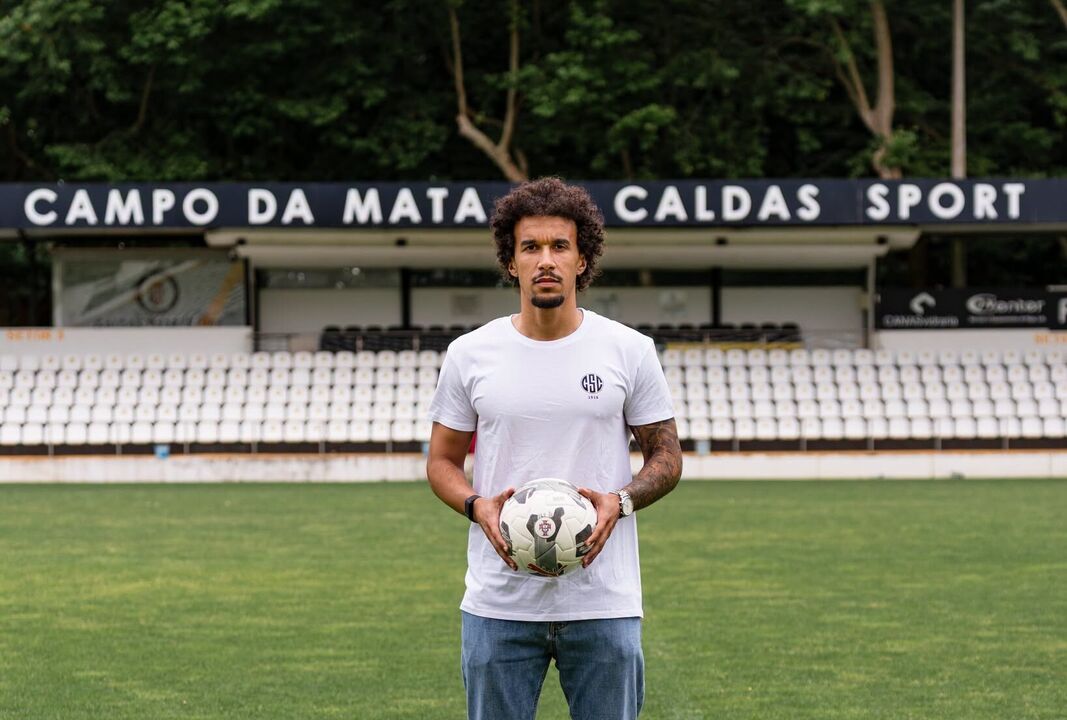 Diogo Izata é reforço do Caldas para 2026/27