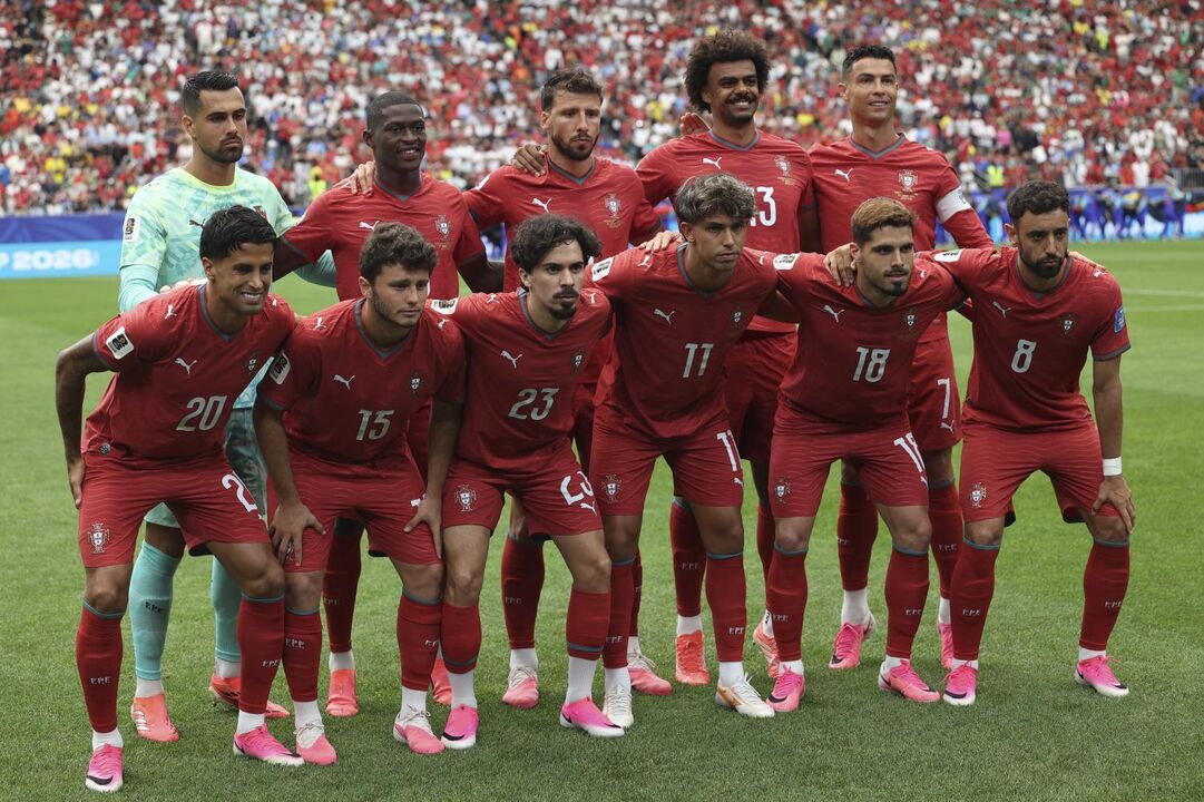 A Seleção Nacional antes do jogo com o Uzbequistão