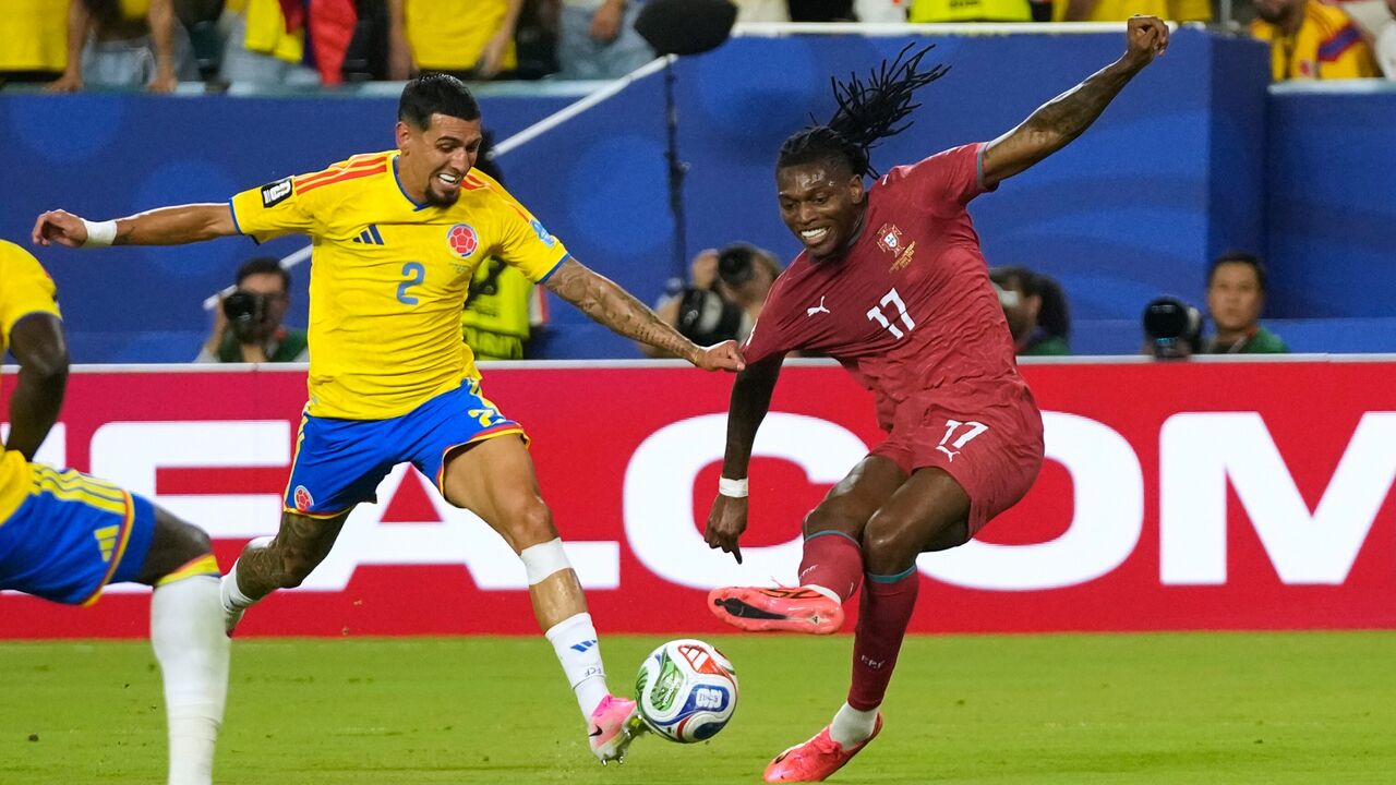 Rafael Leão teve nos pés uma das melhores oportunidades de Portugal na parte do jogo contra a Colômbia