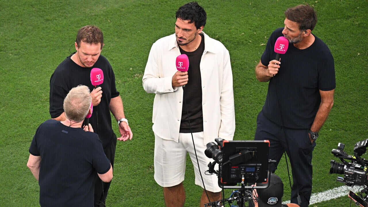 Hummels (ao centro) com Nagelsmann e Klopp