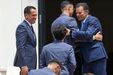 Luís Montenegro cumprimenta Cristiano Ronaldo em S. Bento