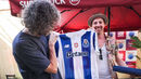 Kaiser Chiefs visitaram stand do FC Porto no Rock in Rio e receberam camisola personalizada