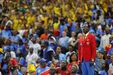 Adepto do Congo permanece imóvel durante todo o jogo