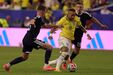 Neymar em ação frente à Escócia