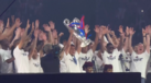Jogadores do PSG festejam com milhares de adeptos em Paris após conquista da Liga dos Campeões
