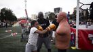 O centro do relvado do Parque de Jogos 1.º de Maio acolheu o ringue e este nunca esteve vazio! O boxe cativa multidões