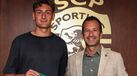 Silas Andersen posa ao lado de Frederico Varandas