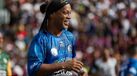 Ronaldinho regressa ao futebol aos 46 anos 