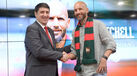 Carlos André Gomes com Van Der Gaag na apresentação do treinador