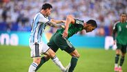 Messi em lance polémico com Aissa Mandi no Argentina-Argélia