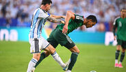 Messi em lance polémico com Aissa Mandi no Argentina-Argélia