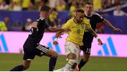 Neymar em ação frente à Escócia