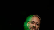 Neymar com as suas PUMA x KidSuper FUTURE