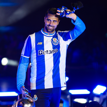 <![CDATA[ PSG aquece motores por Diogo Costa ]]>
