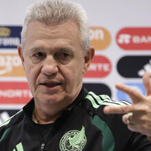<![CDATA[ México goleia Sérvia e dá 'dores de cabeça' ao selecionador: «Não me arrisco a dizer três titulares» ]]>