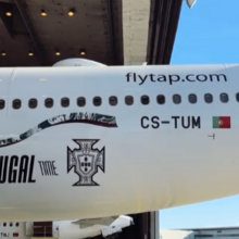<![CDATA[ A decoração especial do avião que vai transportar Portugal com um pormenor que pode servir de motivação ]]>