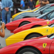 <![CDATA[ Portugueses compram 10 carros desportivos de luxo 
