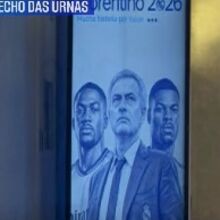 <![CDATA[ O cartaz com Mourinho em destaque no hotel onde Fl