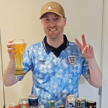 <![CDATA[ Adepto inglês comprou cervejas de cada país do Mun